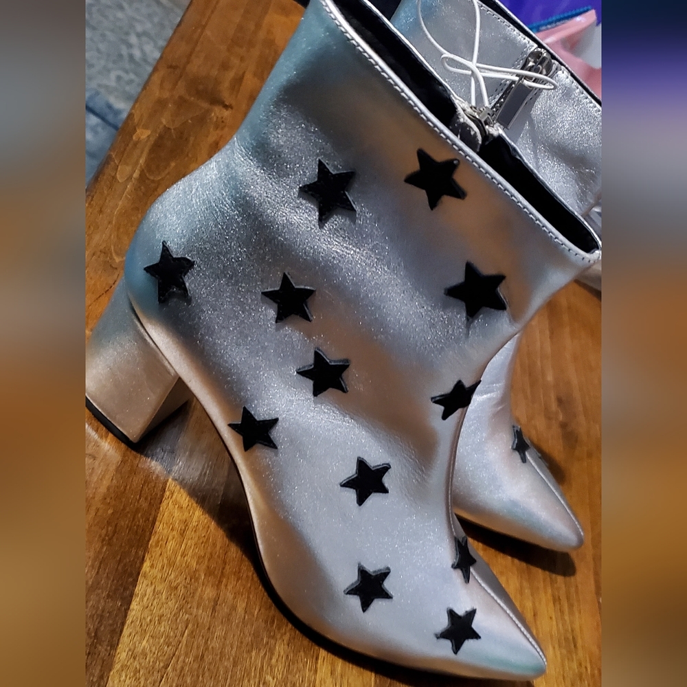 Raye silver black stars boots size 9